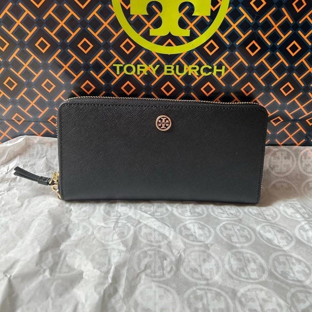 Tory Burch Robinson Passport Continental Wallet Black Gold